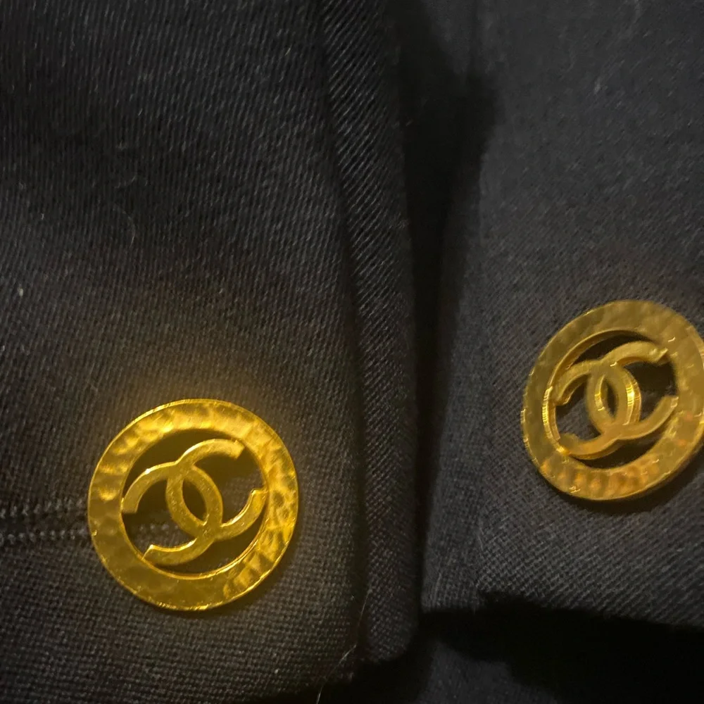 CHANEL elevate your